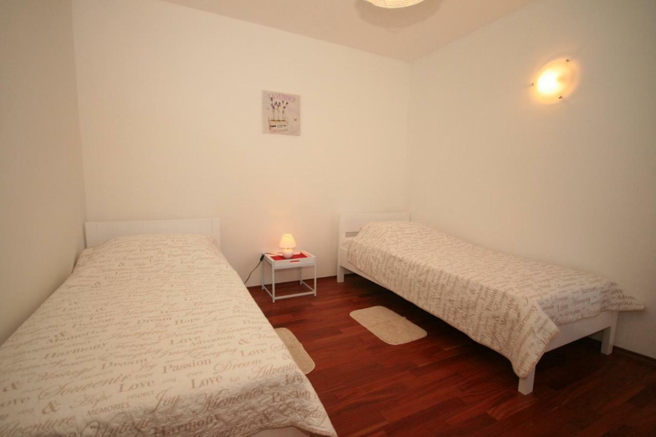 Apartment Mimoza 5, Baska, Krk المظهر الخارجي الصورة